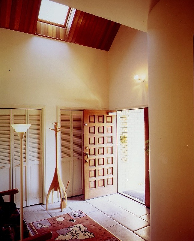 名古屋の工務店で、「家（器）は少し地味に」とシンプルを推奨