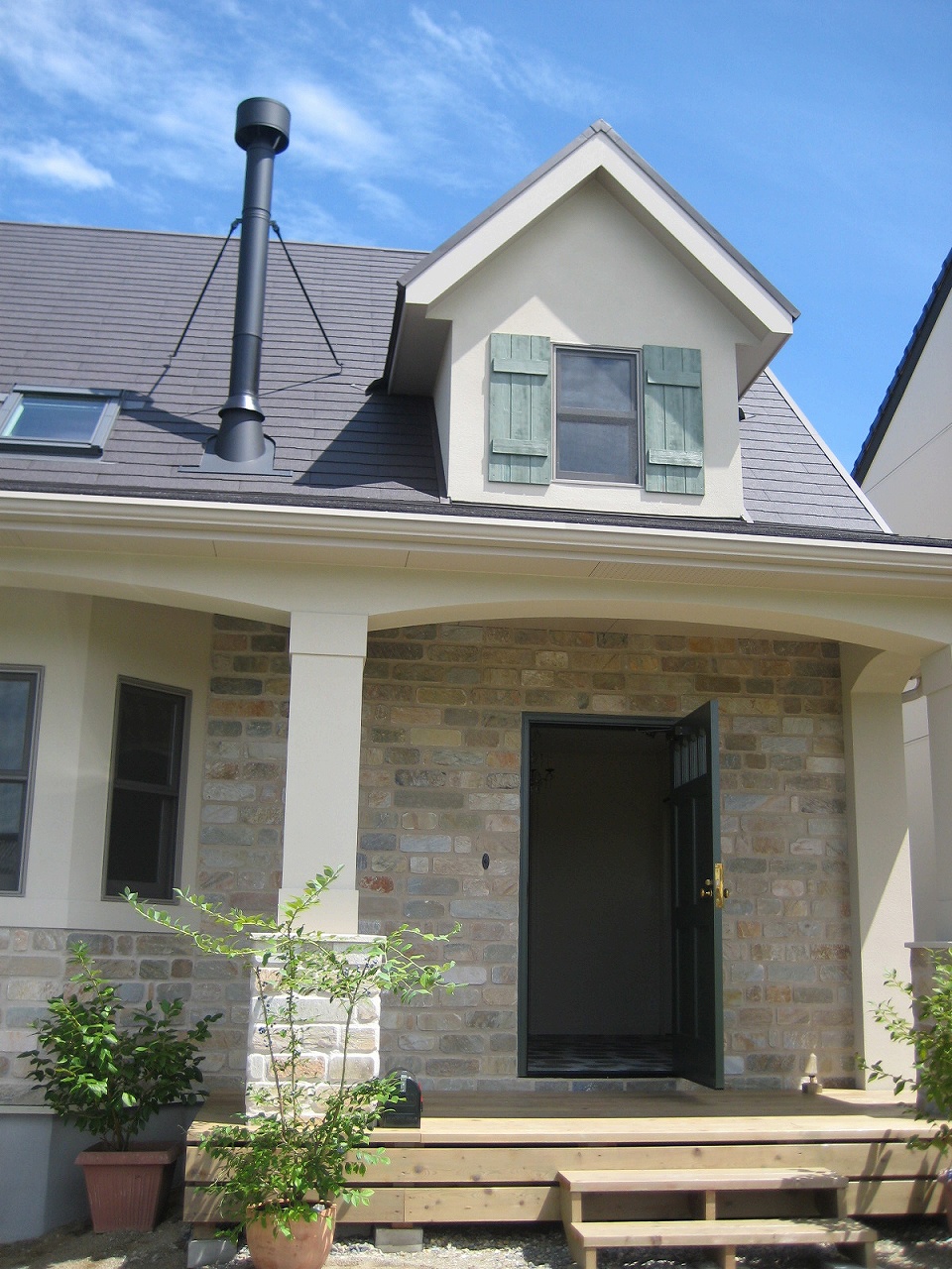 欧米海外の家に憧れて実現した、本物嗜好の輸入デザイン住宅